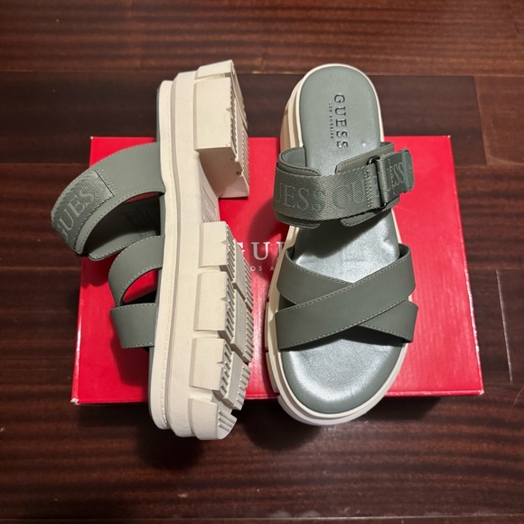 GUESS Green Platform Sandals - Picture 3 of 4